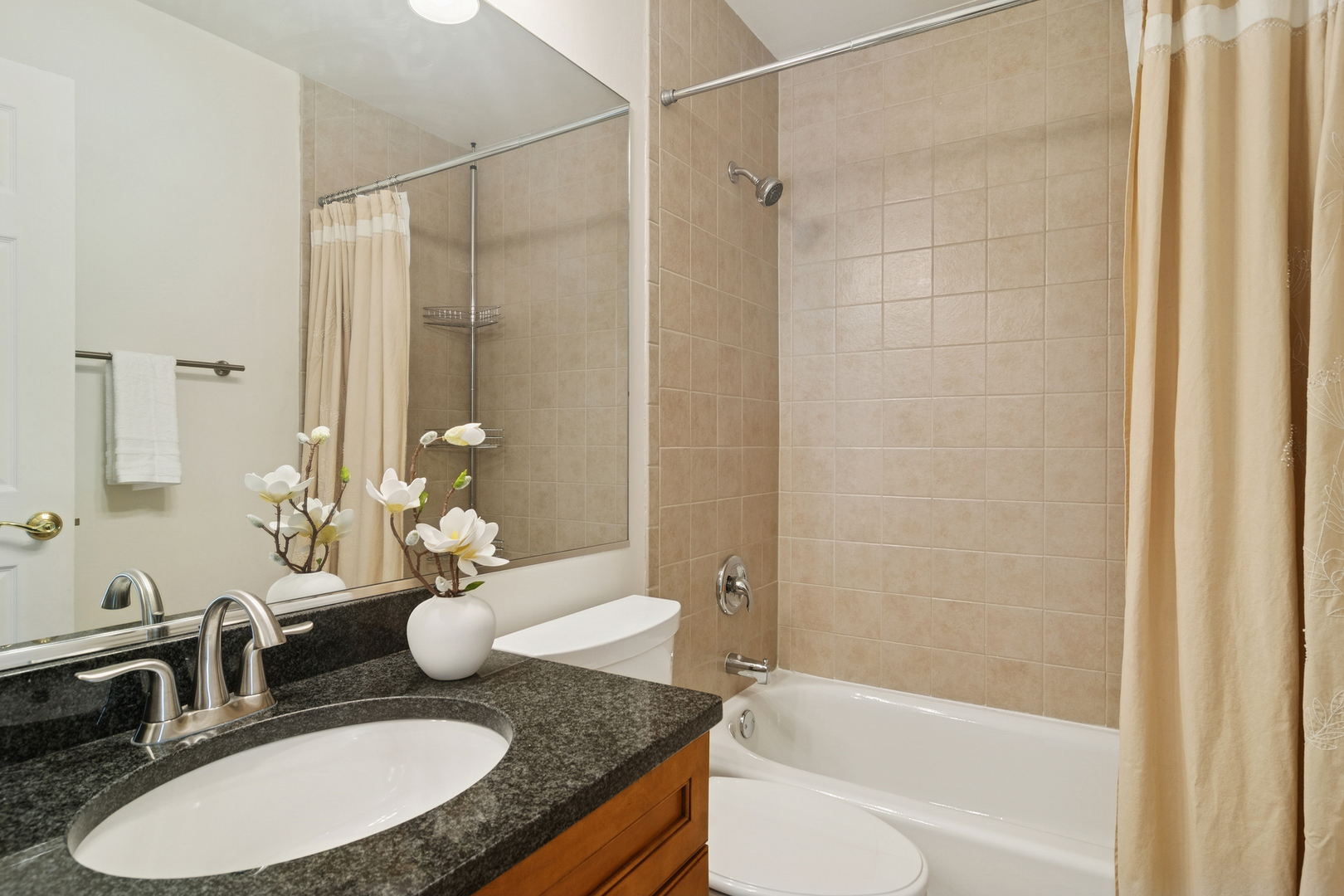 1332 Edington Lane, Mundelein, IL 60060