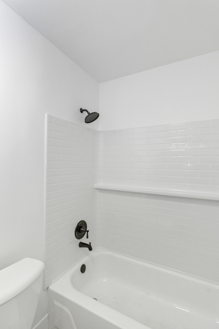 1325 Williamsburg Drive #C1, Schaumburg, IL 60193