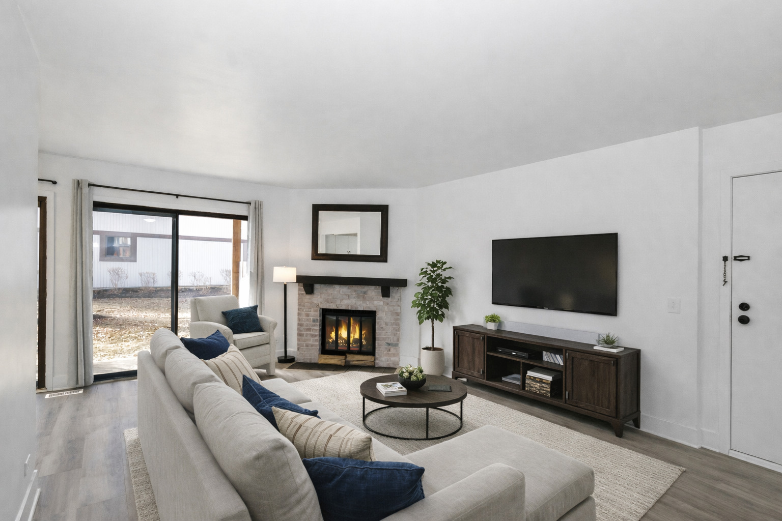 1325 Williamsburg Drive #C1, Schaumburg, IL 60193