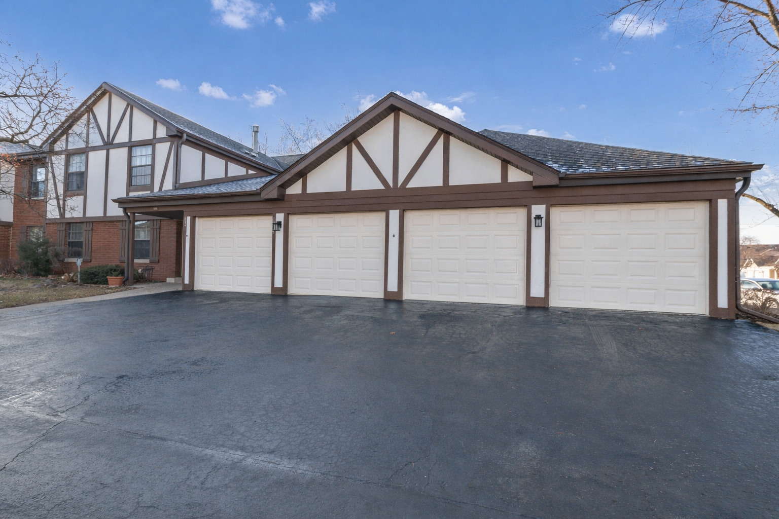 1325 Williamsburg Drive #C1, Schaumburg, IL 60193