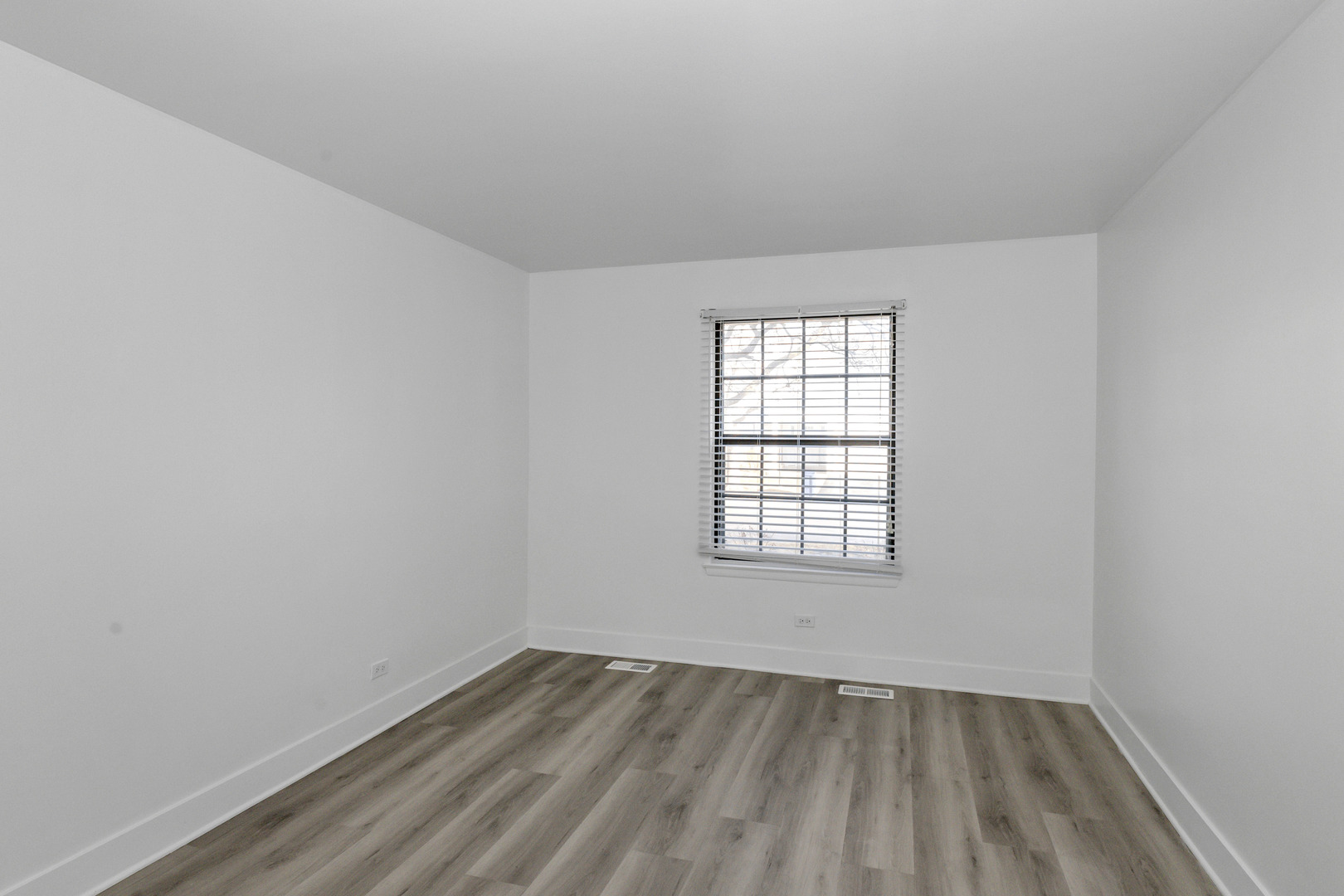 1325 Williamsburg Drive #C1, Schaumburg, IL 60193