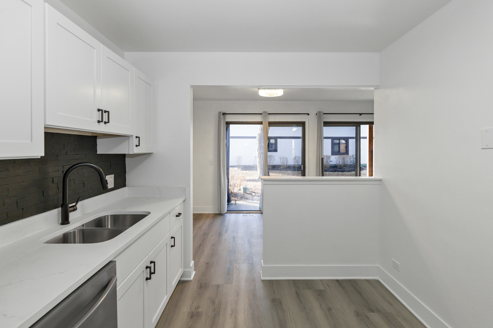 1325 Williamsburg Drive #C1, Schaumburg, IL 60193