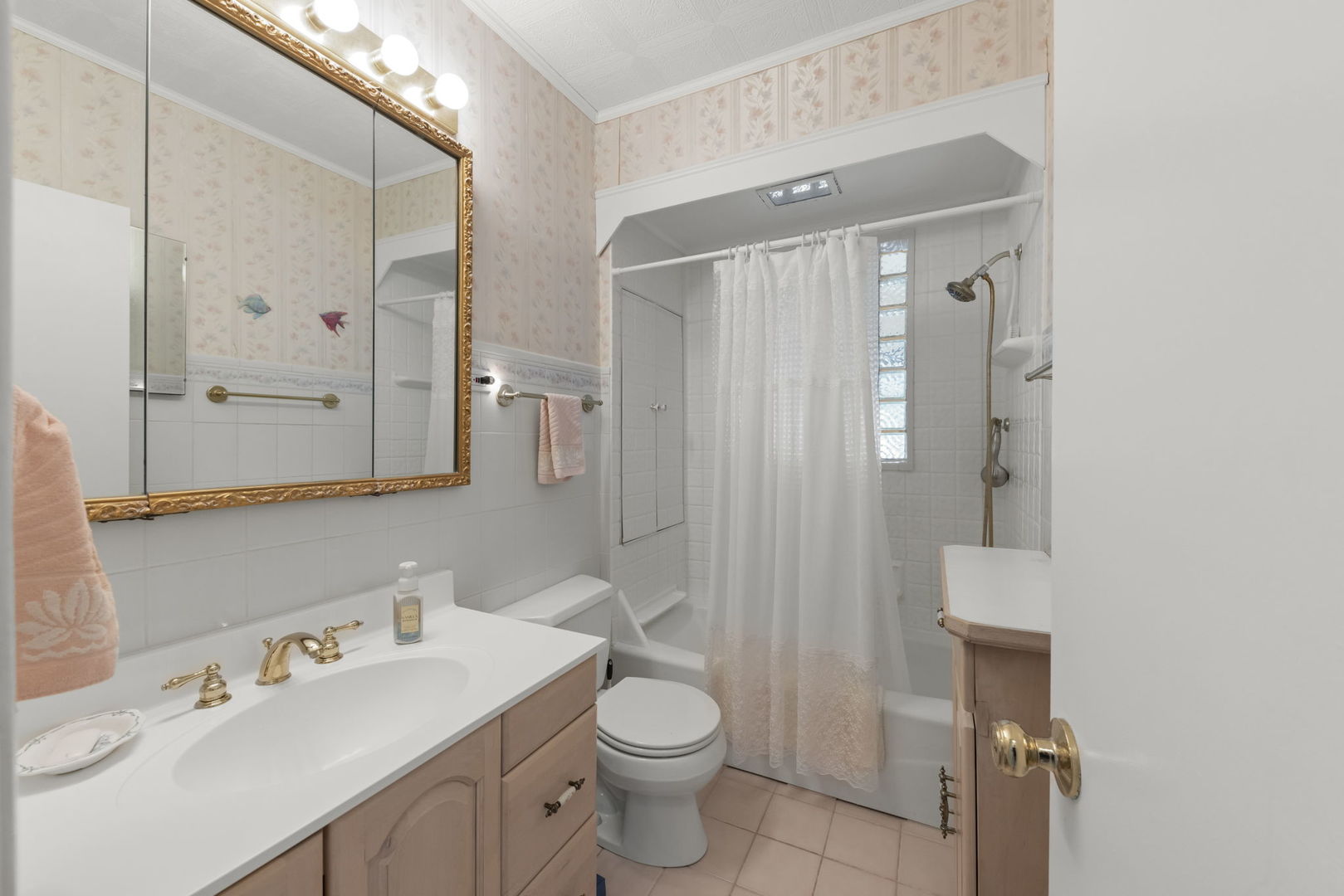 370 N Oak Street, Elmhurst, IL 60126