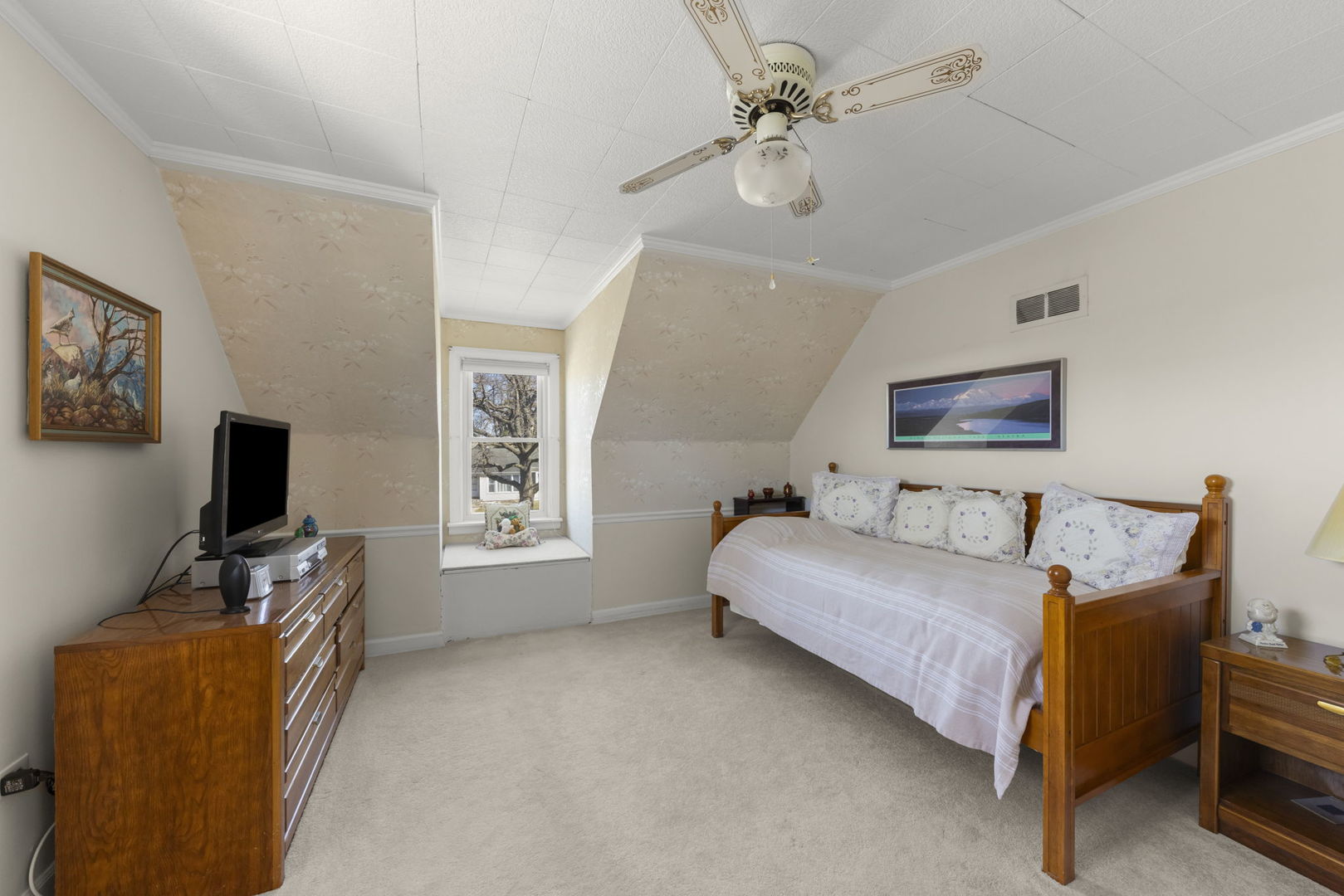 370 N Oak Street, Elmhurst, IL 60126