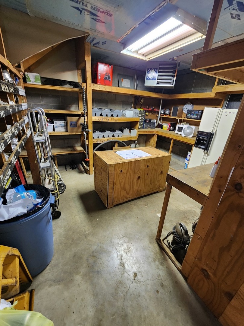 2308 N Ringwood Road, McHenry, IL 60050