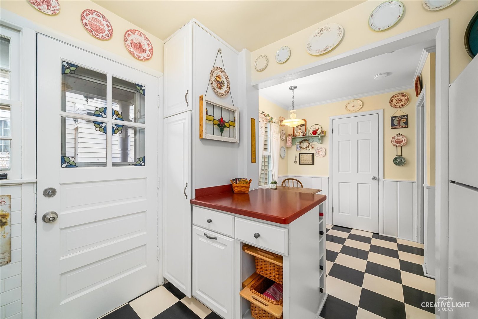 145 East Road, Glen Ellyn, IL 60137