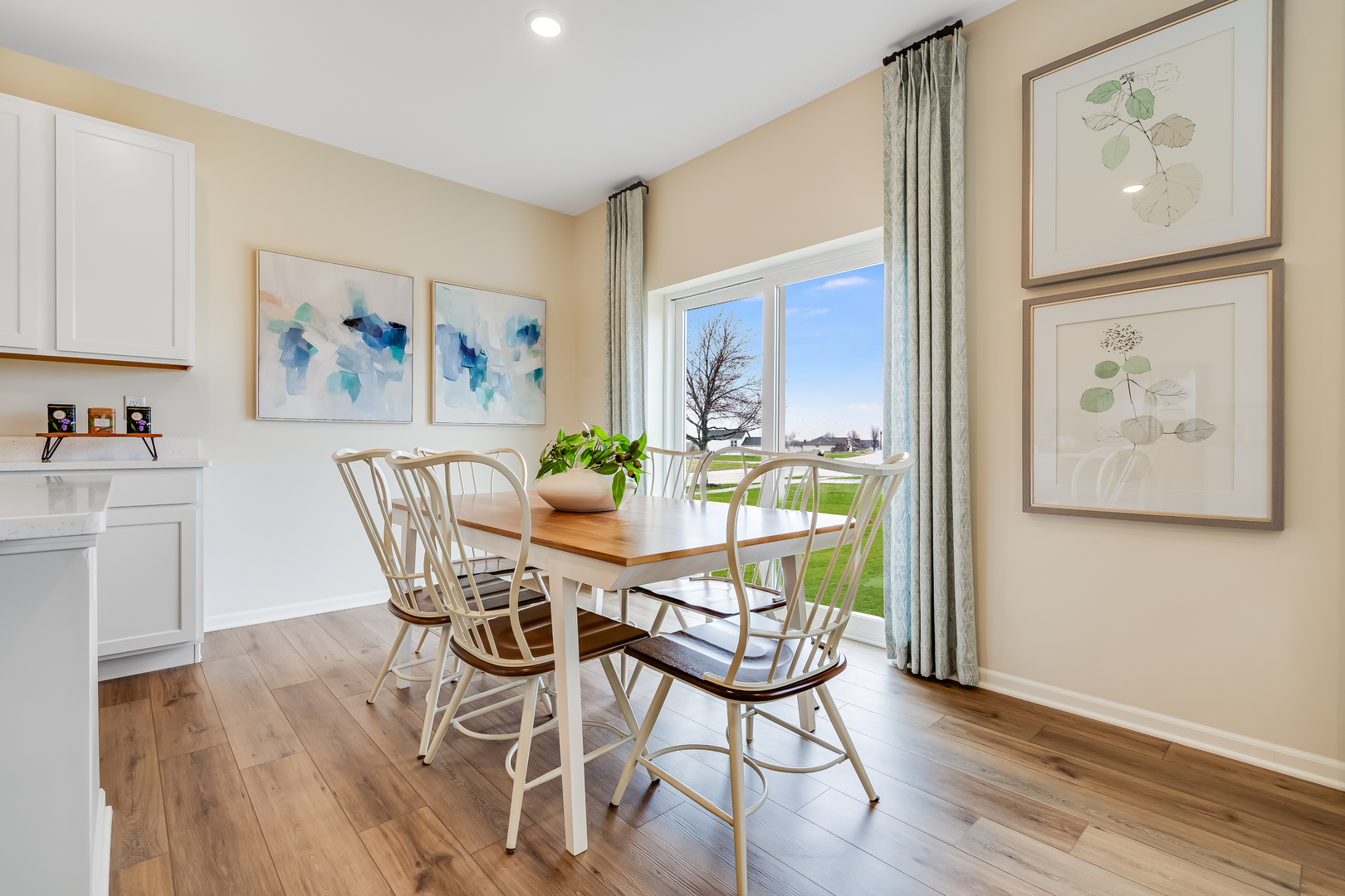 595 Lismore Circle, Elgin, IL 60124