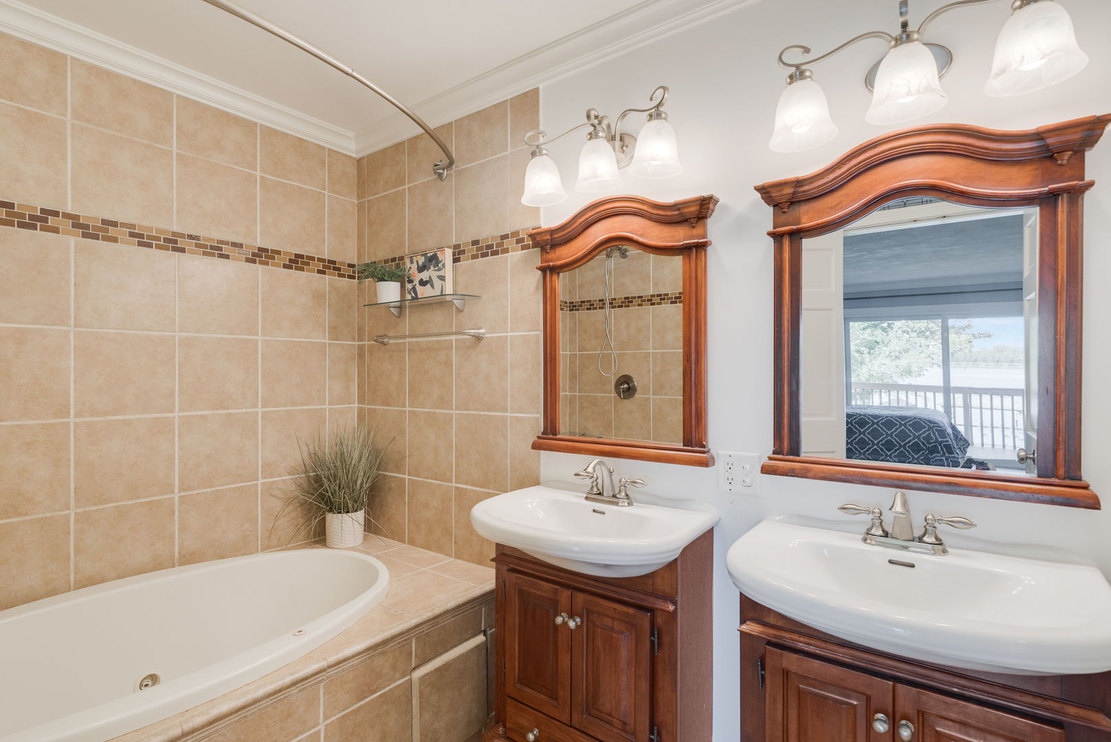 188 Oakwood Drive, Antioch, IL 60002