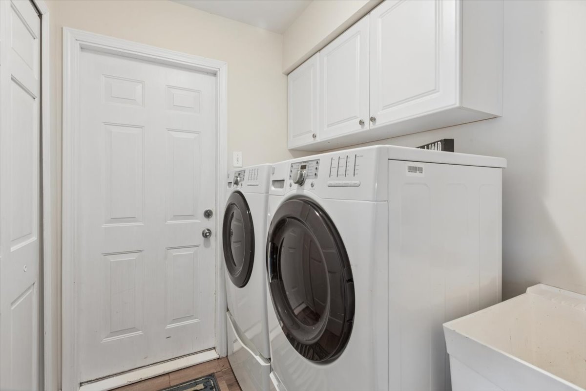 816 S River Road, Naperville, IL 60540