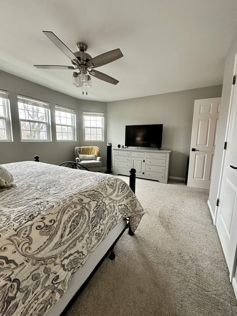 418 Waterford Court, Carol Stream, IL 60188