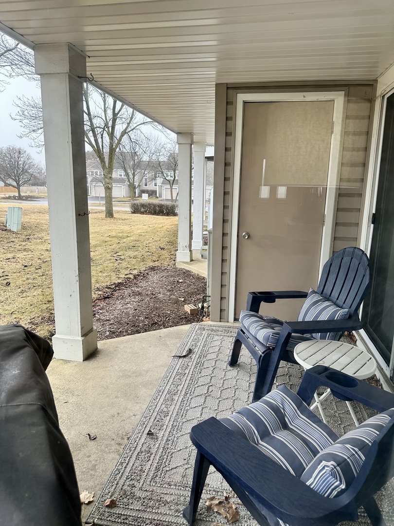 418 Waterford Court, Carol Stream, IL 60188