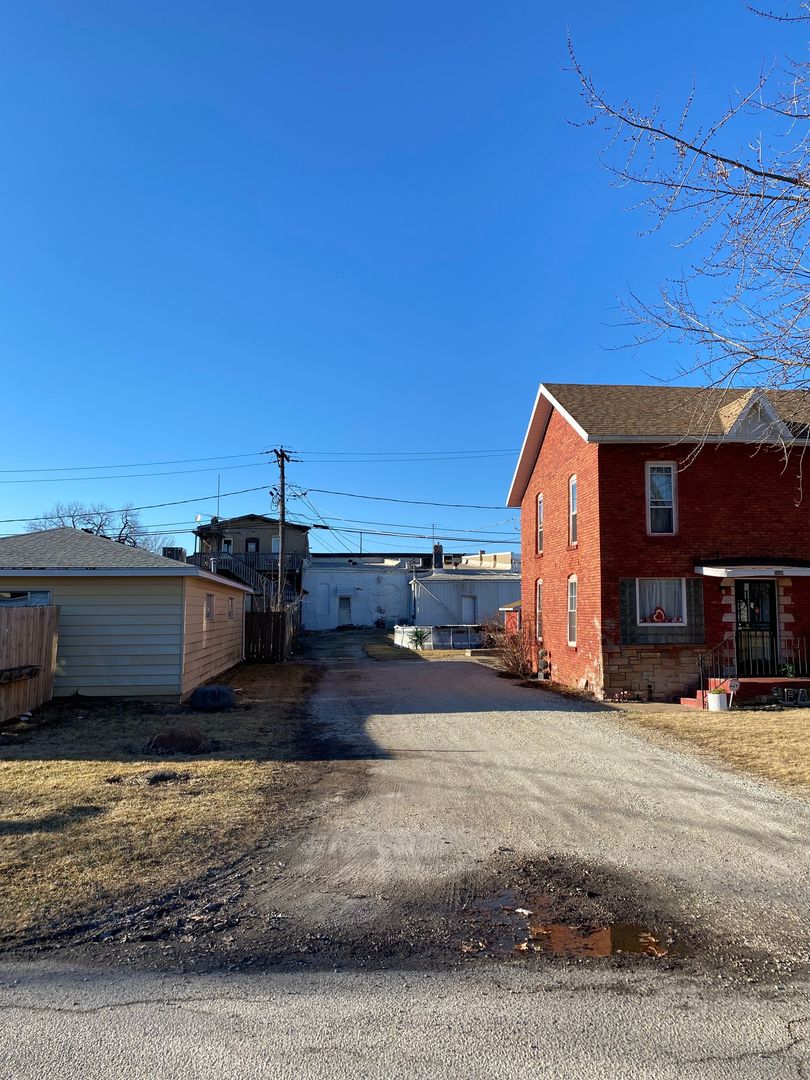 122 Depot Street, Gardner, IL 60424