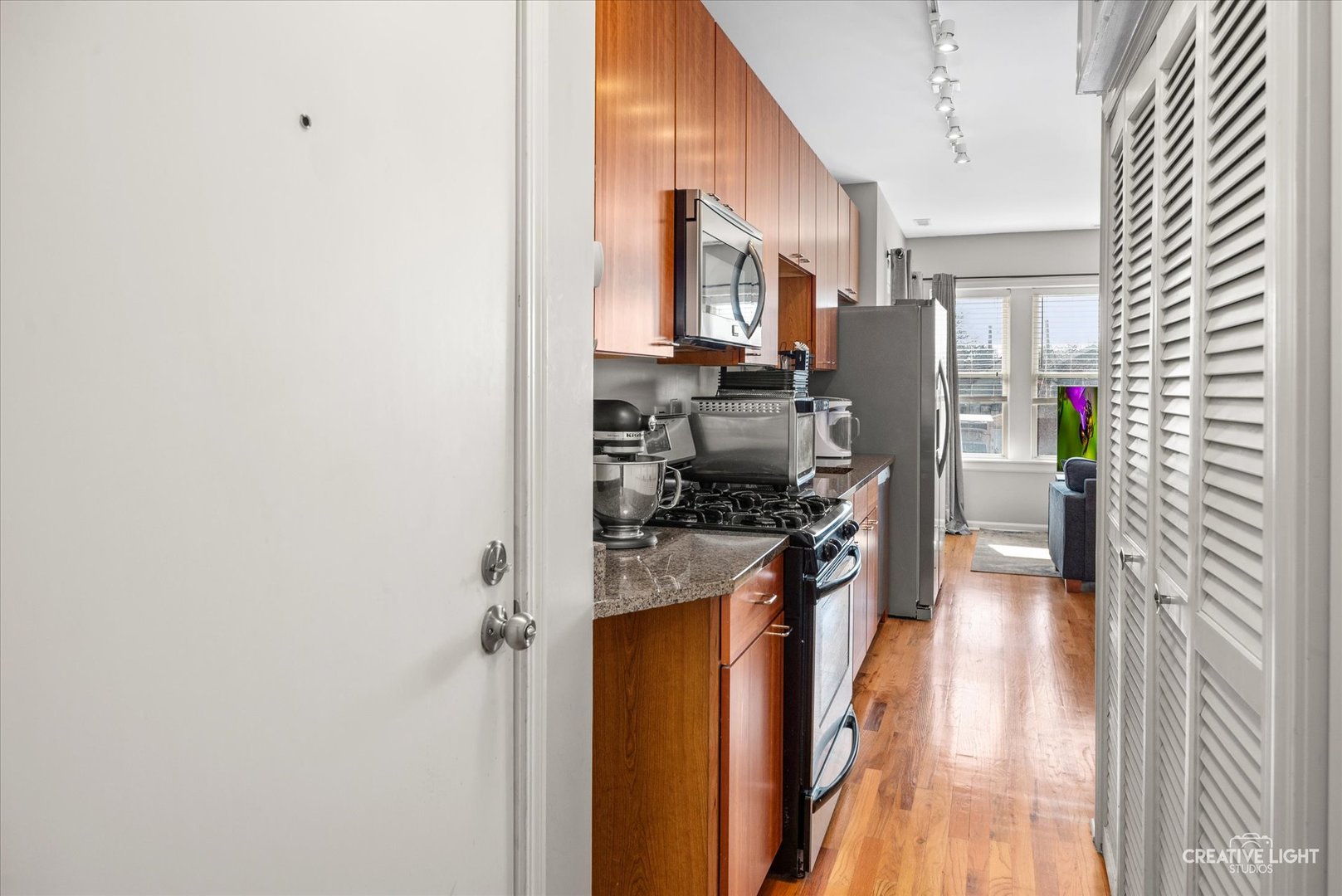 1740 W Foster Avenue #2F, Chicago, IL 60640