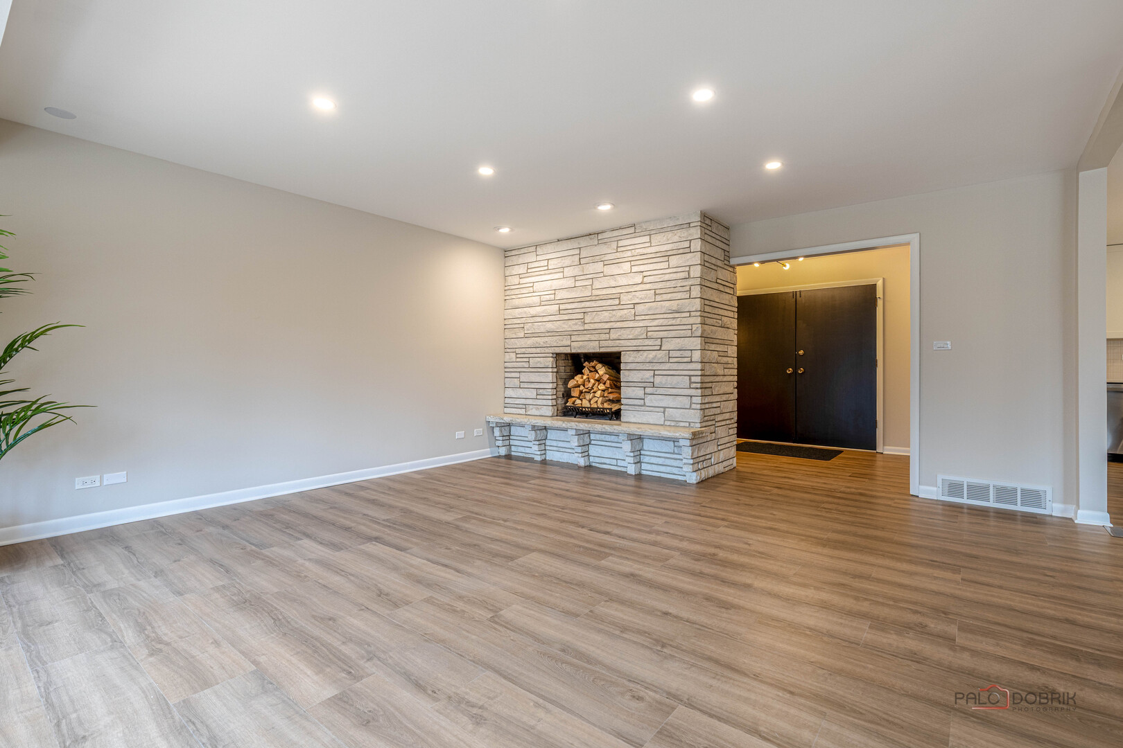 1967 Red Fox Lane, Green Oaks, IL 60048