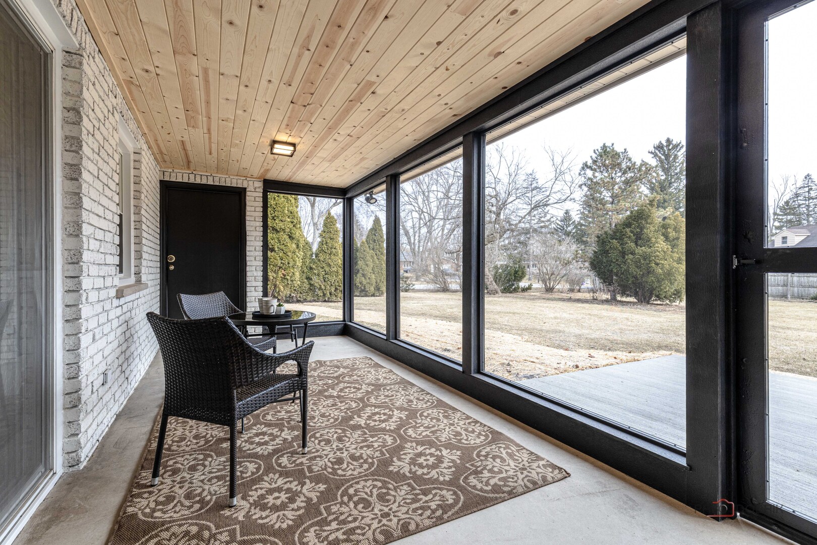 1967 Red Fox Lane, Green Oaks, IL 60048