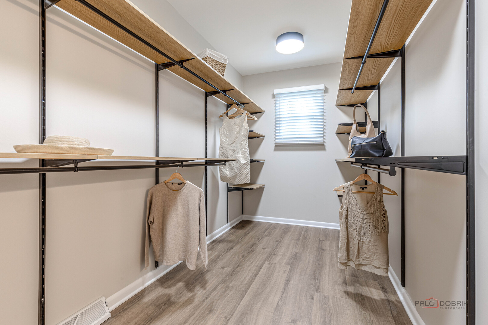 1967 Red Fox Lane, Green Oaks, IL 60048