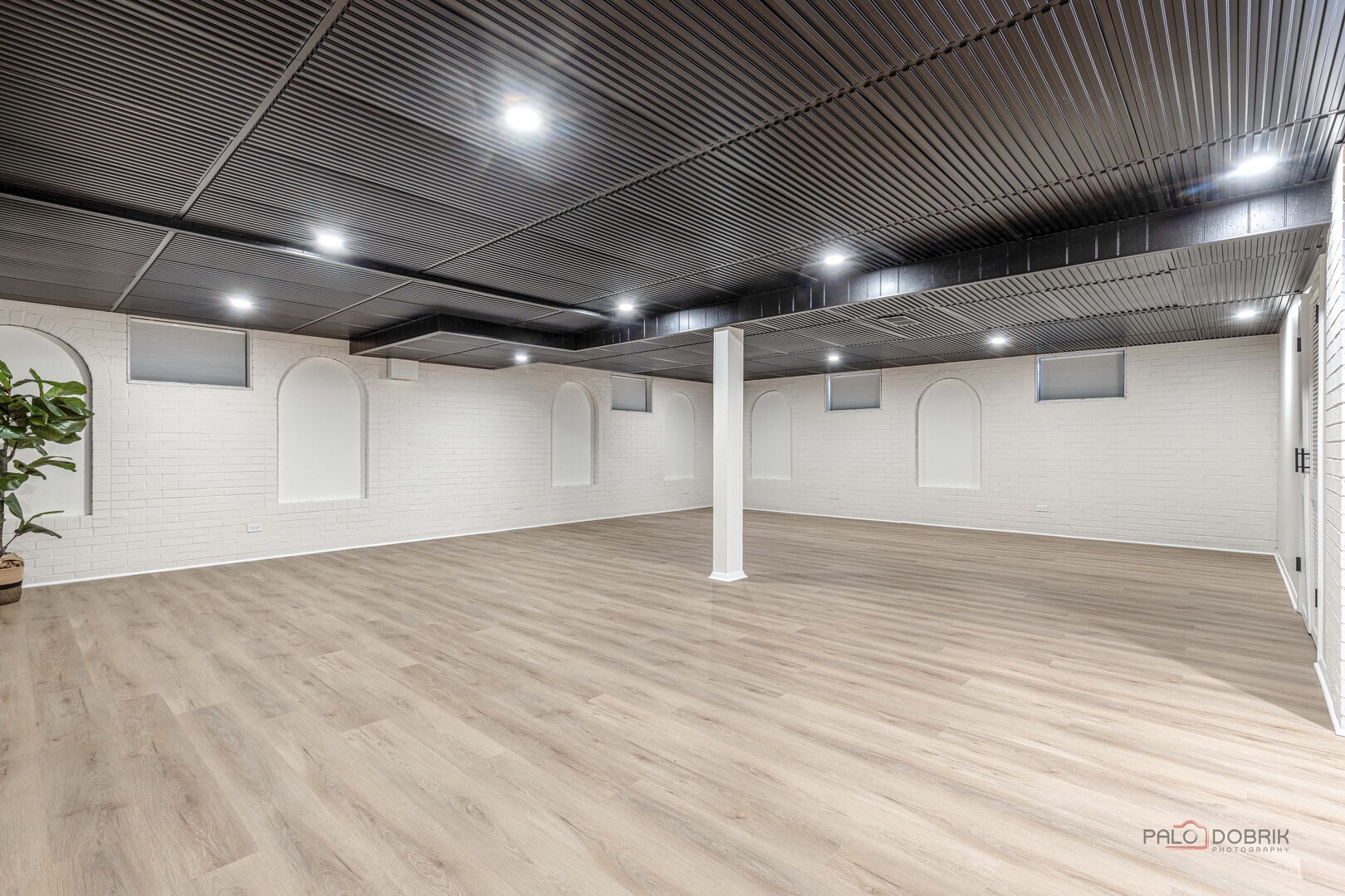 1967 Red Fox Lane, Green Oaks, IL 60048