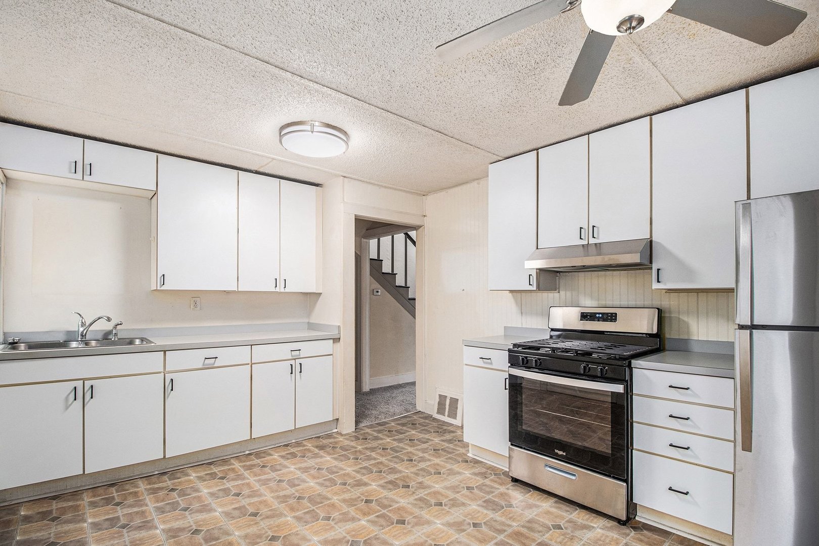 180 Henderson Street, Bensenville, IL 60106