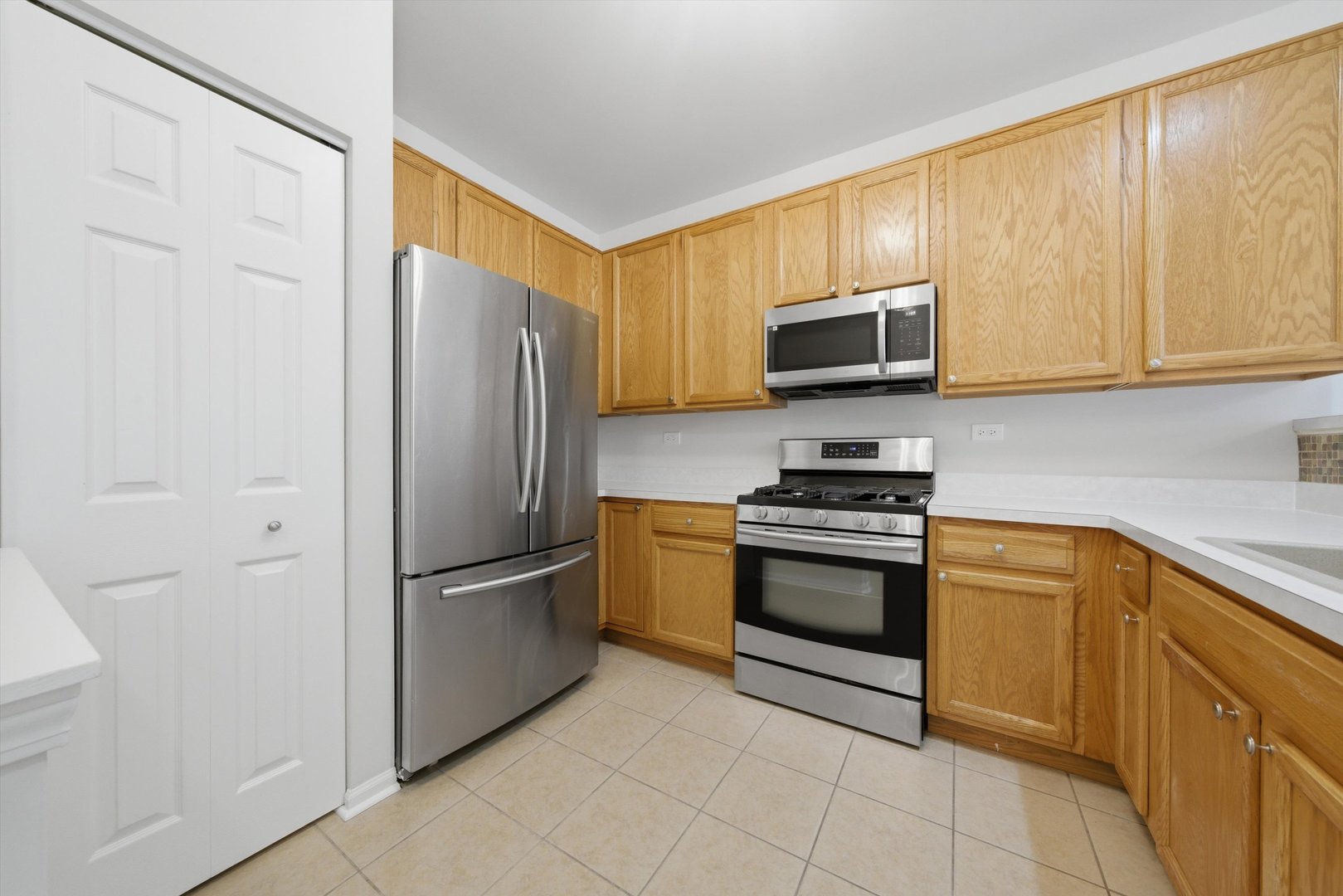 1304 BROOKDALE Drive, Carpentersville, IL 60110