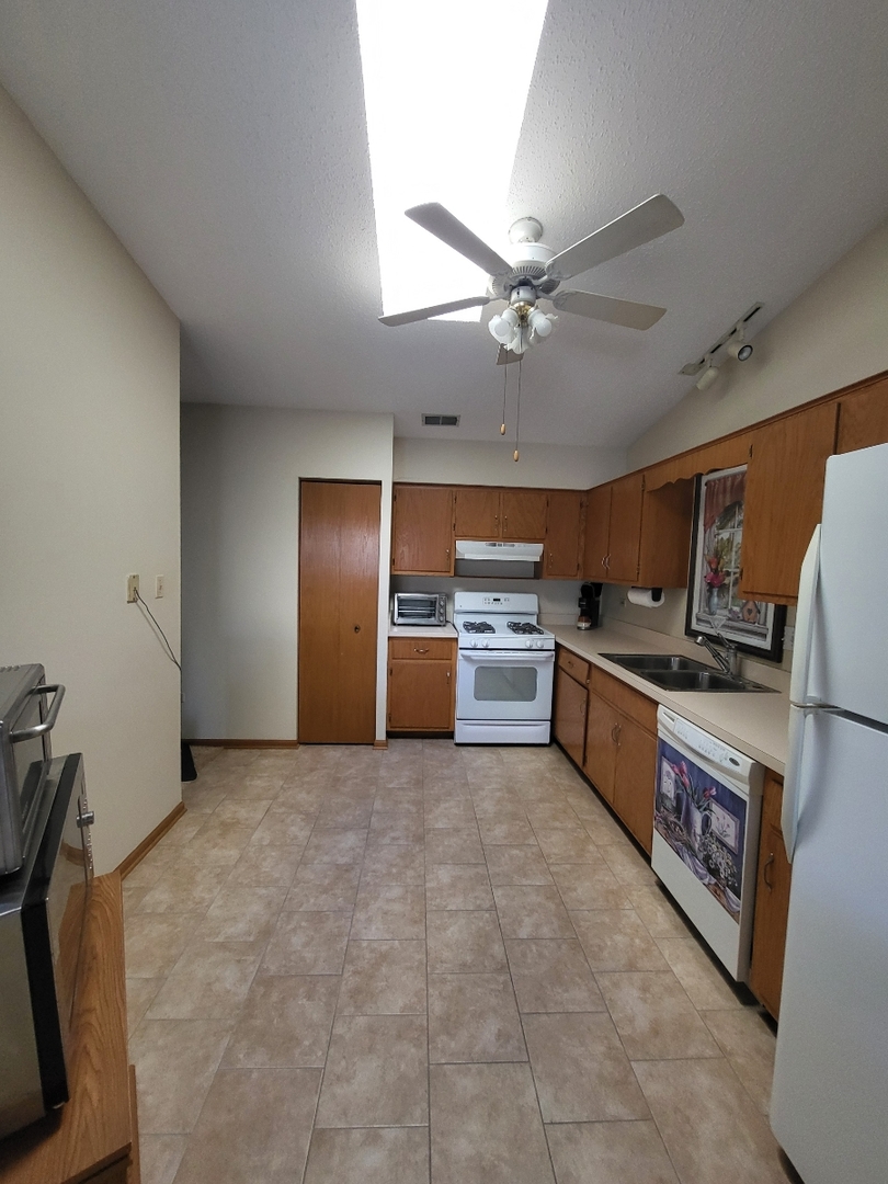 9138 W 95TH Street #3B, Hickory Hills, IL 60457