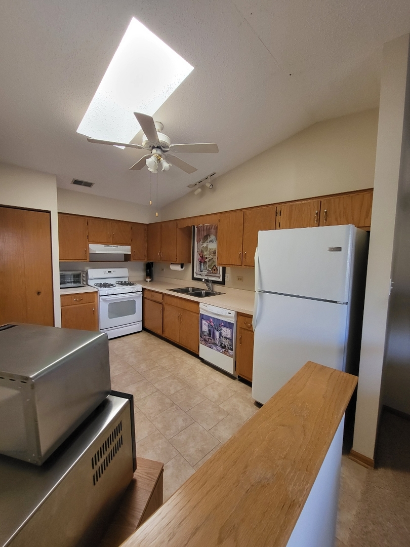 9138 W 95TH Street #3B, Hickory Hills, IL 60457