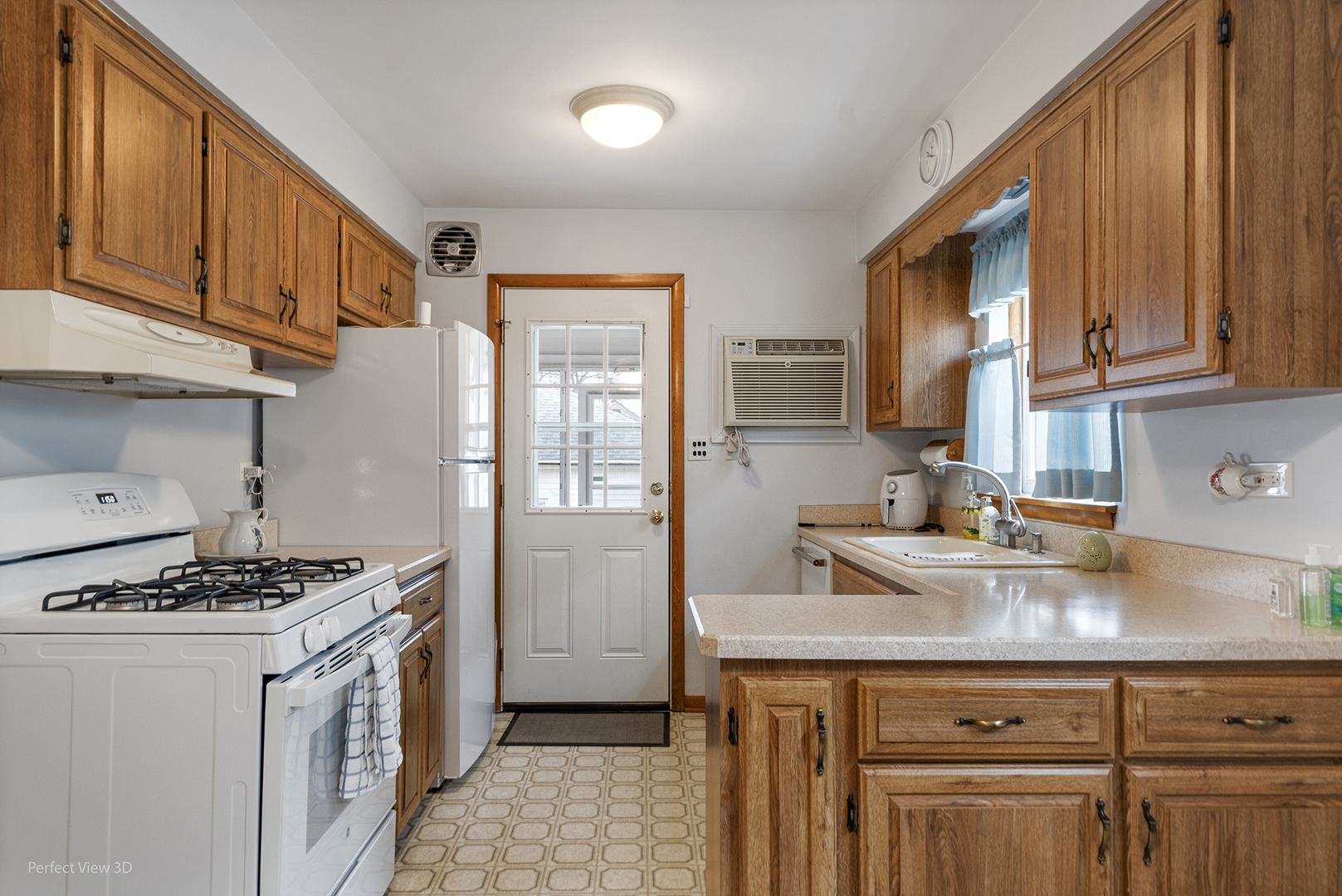 5141 N New England Avenue, Chicago, IL 60656