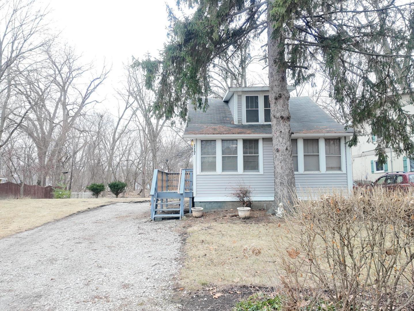 117 Woodland Drive, Round Lake Beach, IL 60073