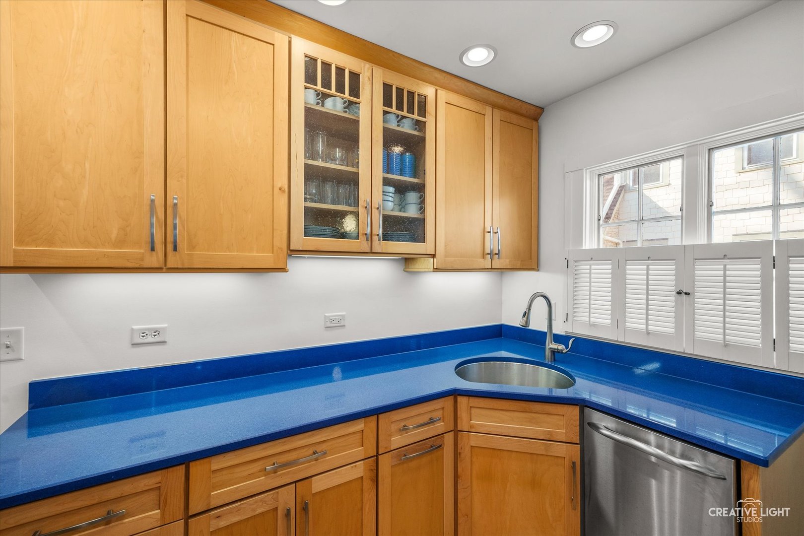 220 S Calumet Avenue, Aurora, IL 60506