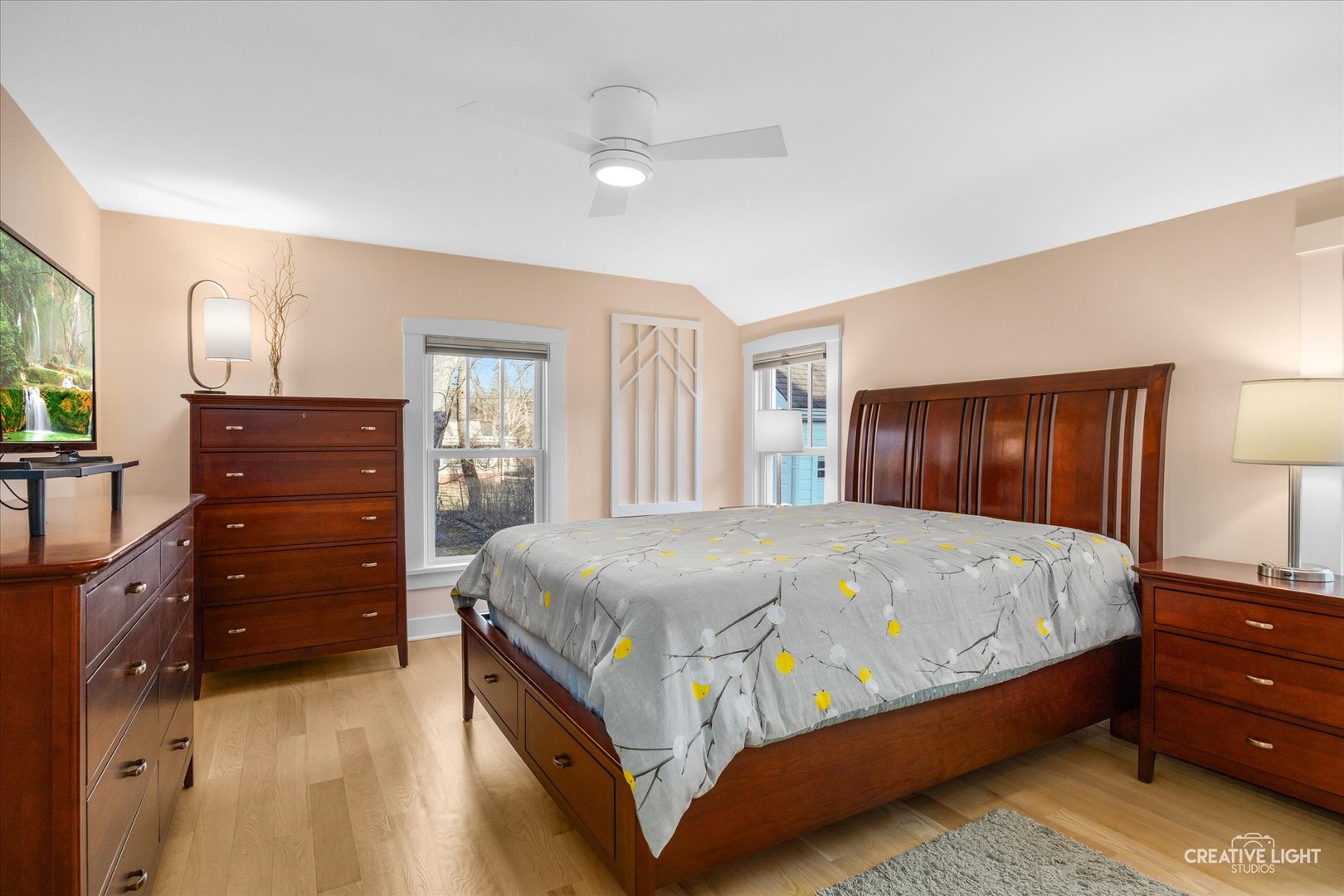 220 S Calumet Avenue, Aurora, IL 60506