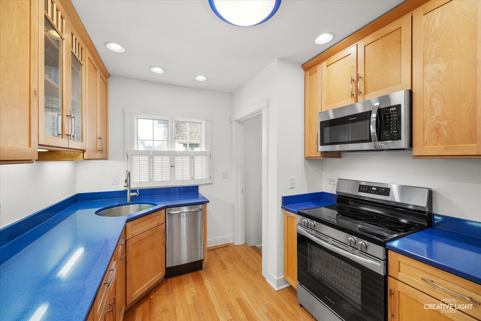 220 S Calumet Avenue, Aurora, IL 60506