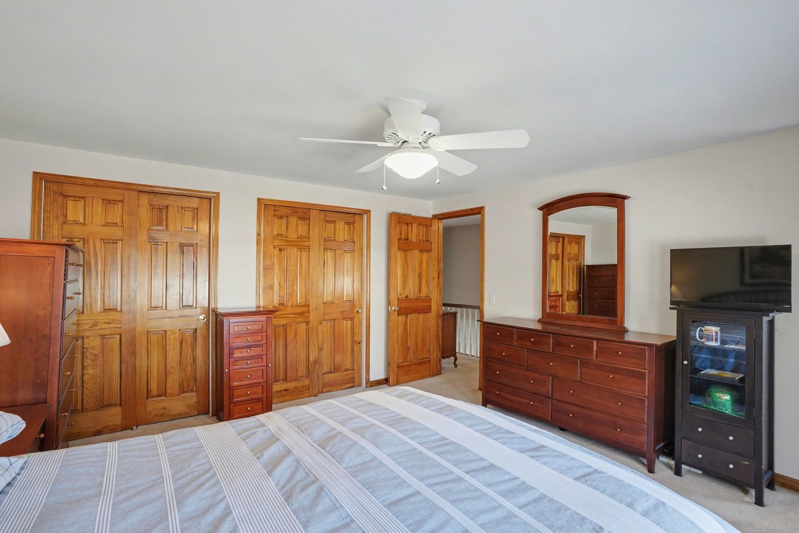 1007 River Oak Drive, Naperville, IL 60565