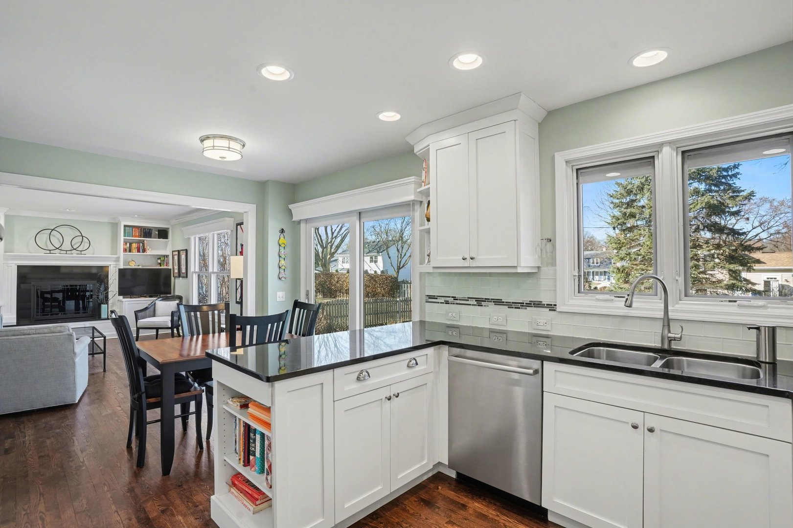 1007 River Oak Drive, Naperville, IL 60565