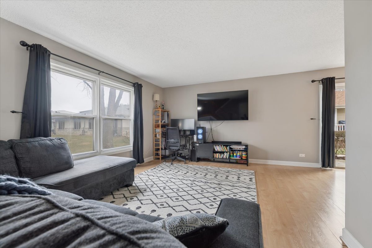 5332 Crescent Lane #C, Oak Forest, IL 60452