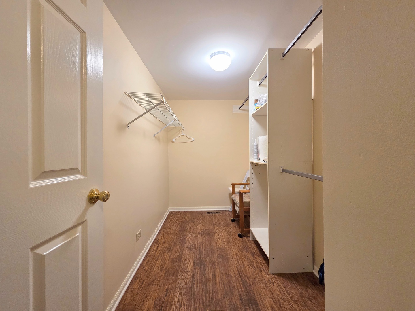 1013 E Meadow Lake Drive, Palatine, IL 60074