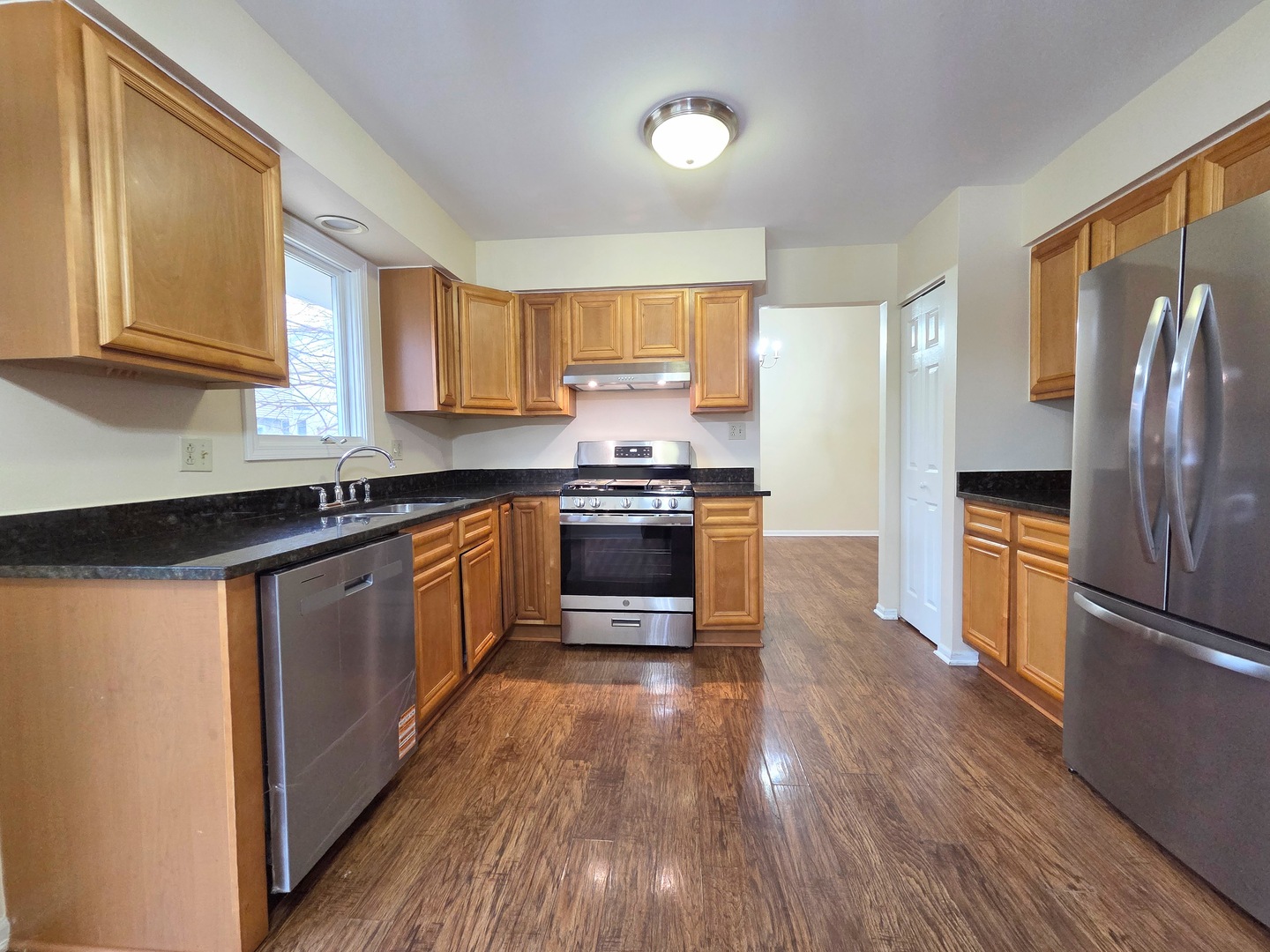 1013 E Meadow Lake Drive, Palatine, IL 60074