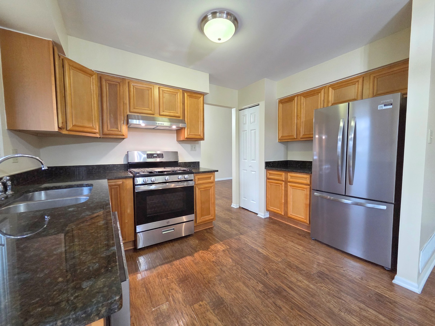 1013 E Meadow Lake Drive, Palatine, IL 60074