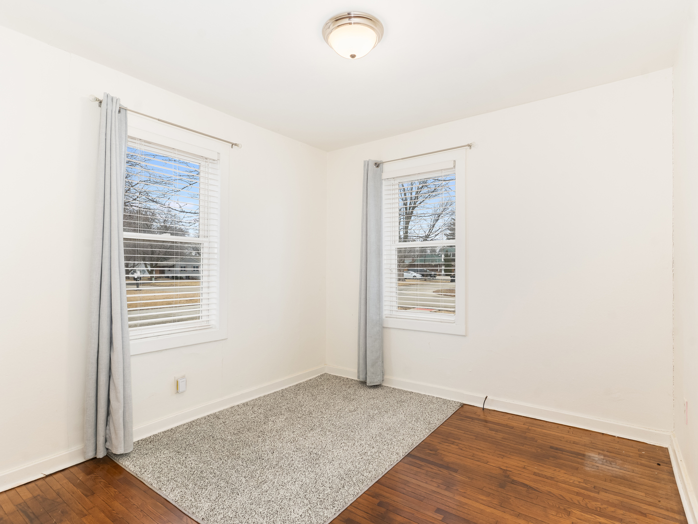 245 N Pine Street, Waterman, IL 60556