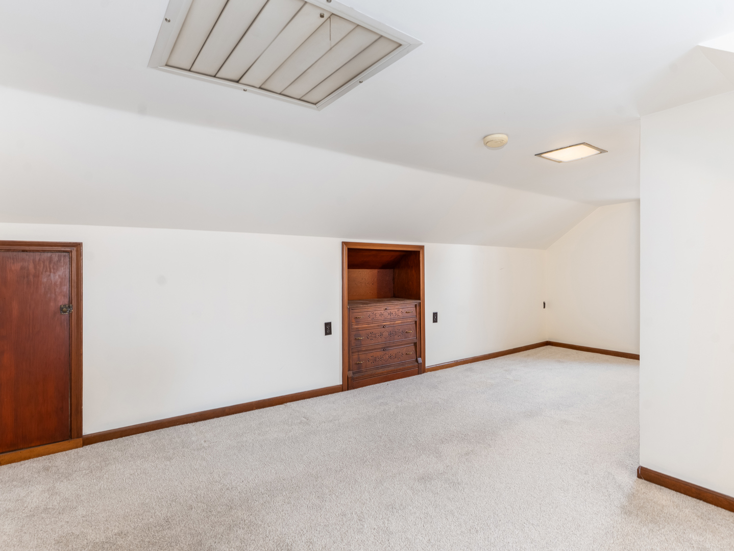 245 N Pine Street, Waterman, IL 60556