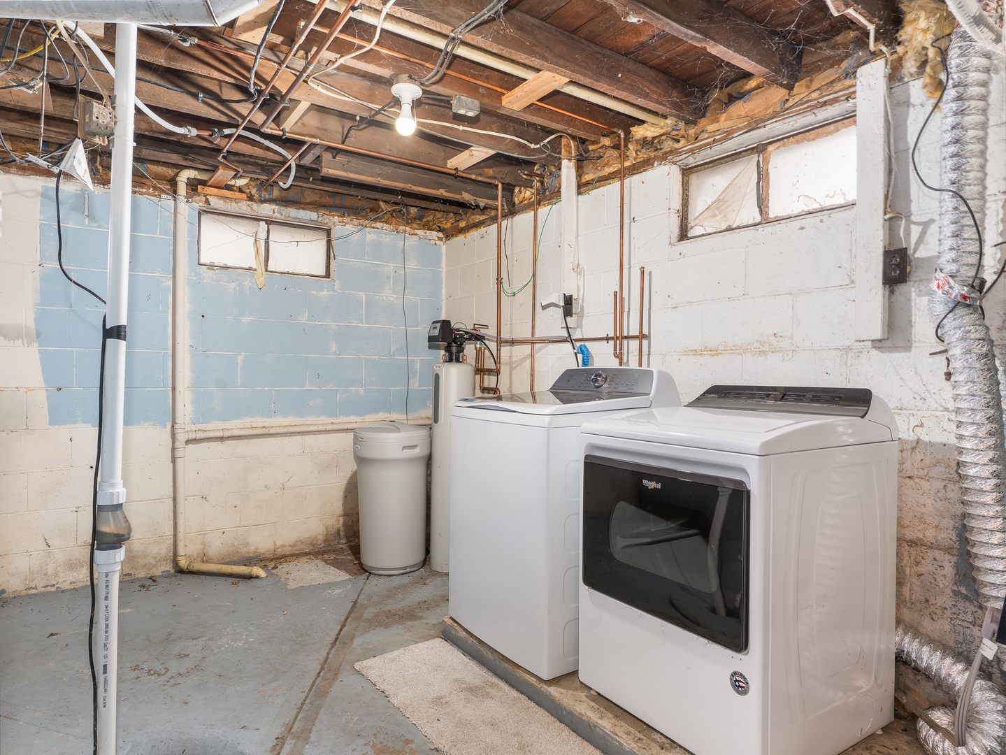 245 N Pine Street, Waterman, IL 60556