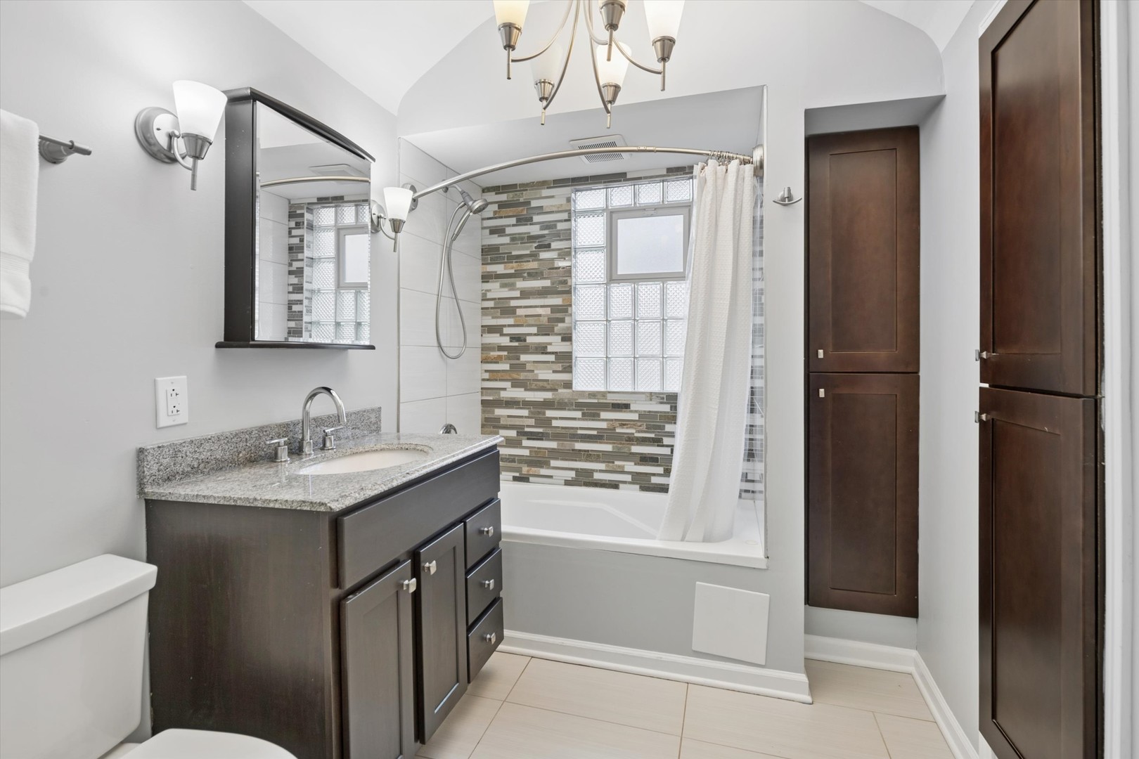 10310 S Hamilton Avenue, Chicago, IL 60643