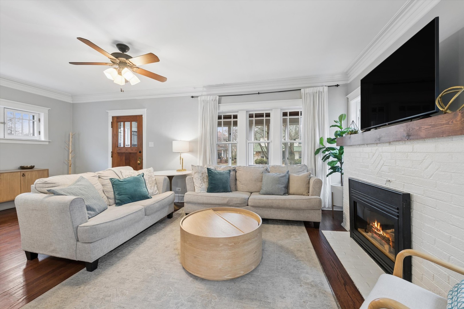 10310 S Hamilton Avenue, Chicago, IL 60643