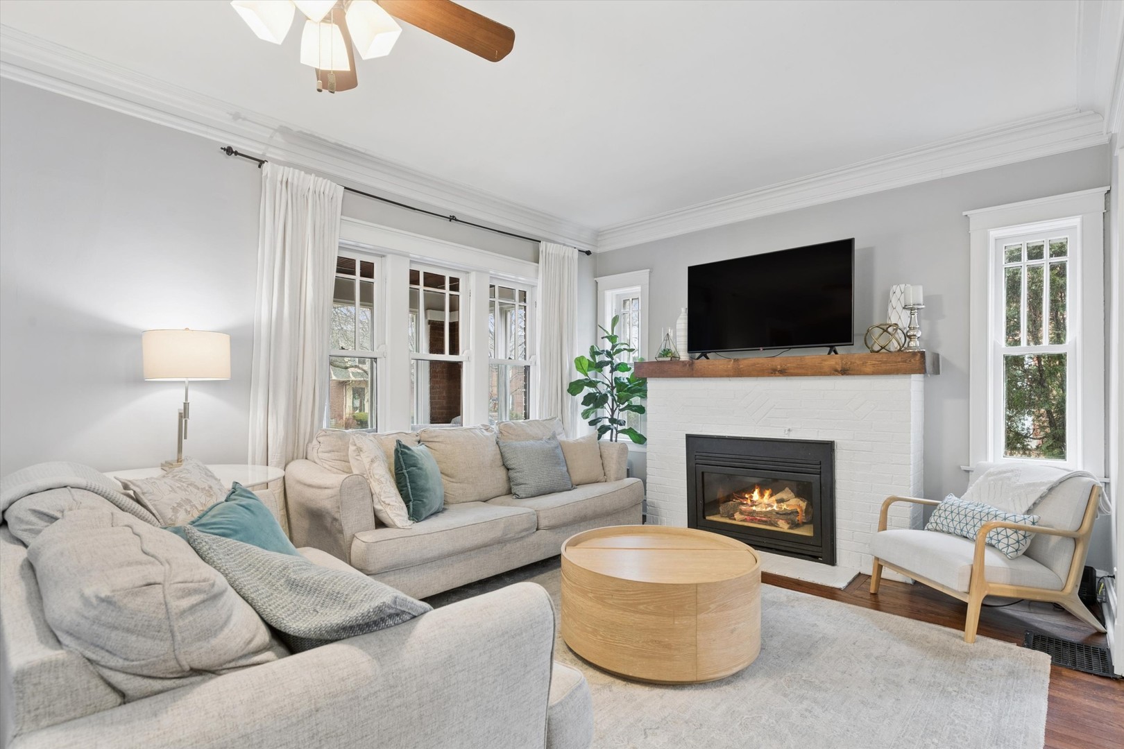 10310 S Hamilton Avenue, Chicago, IL 60643