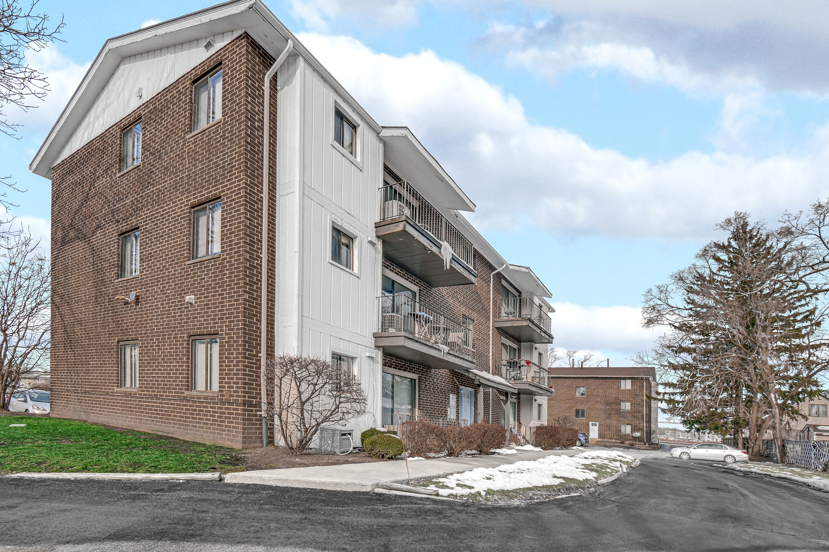 6335 175th Street #2S, Tinley Park, IL 60477