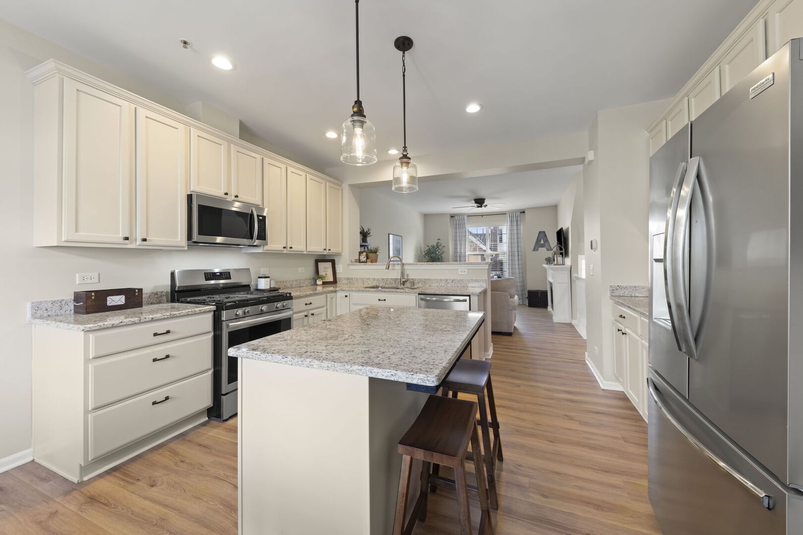 0N082 Forsythe Court, Winfield, IL 60190