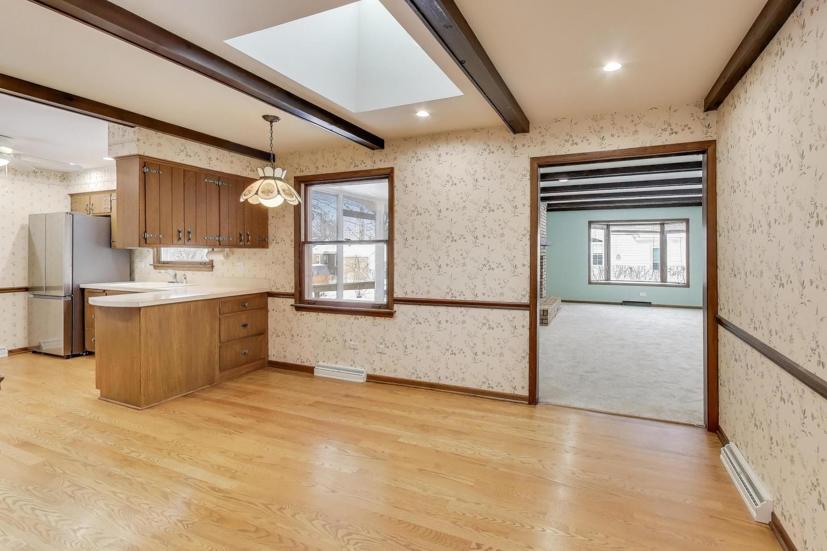 12111 S 68th Court, Palos Heights, IL 60463