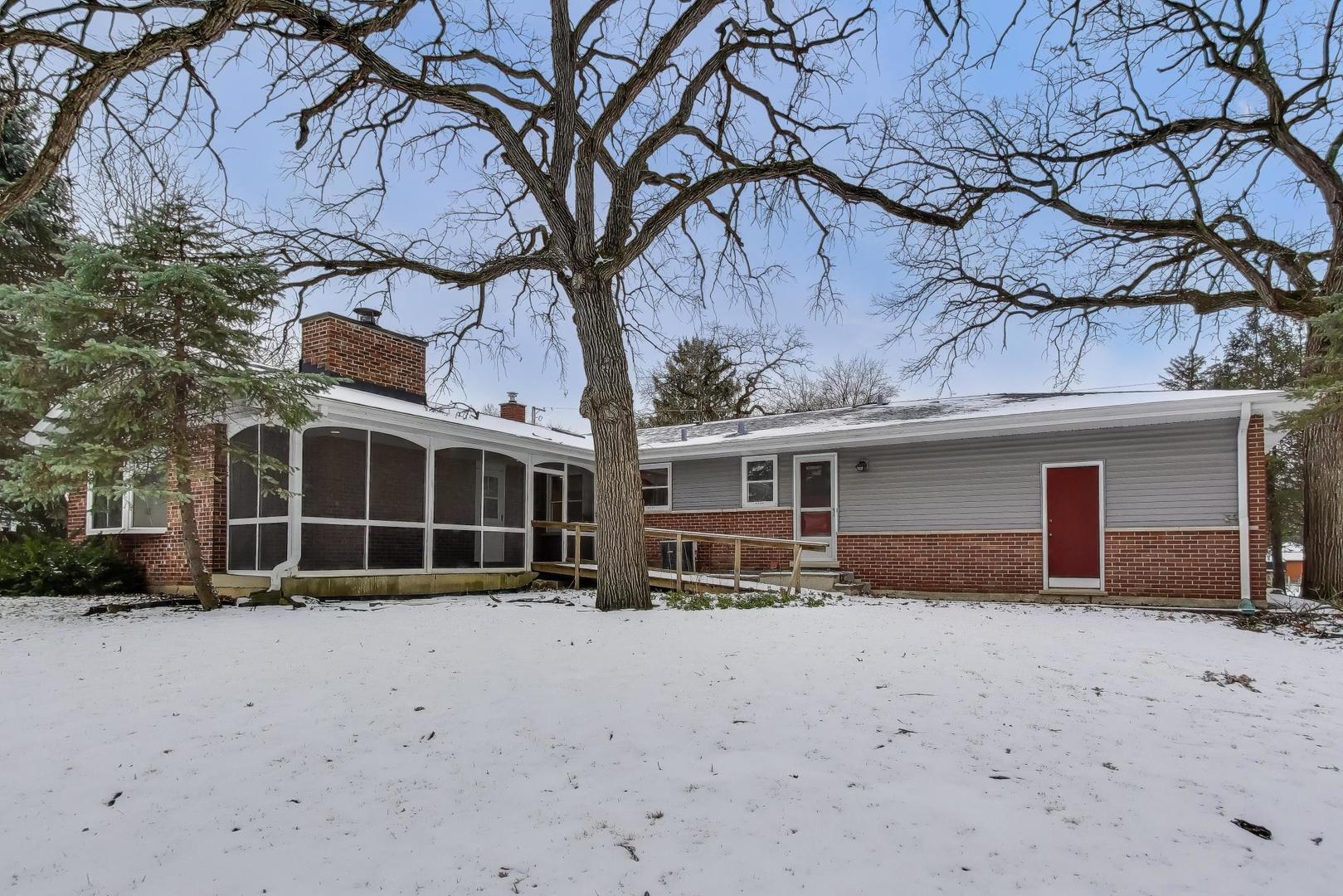 12111 S 68th Court, Palos Heights, IL 60463