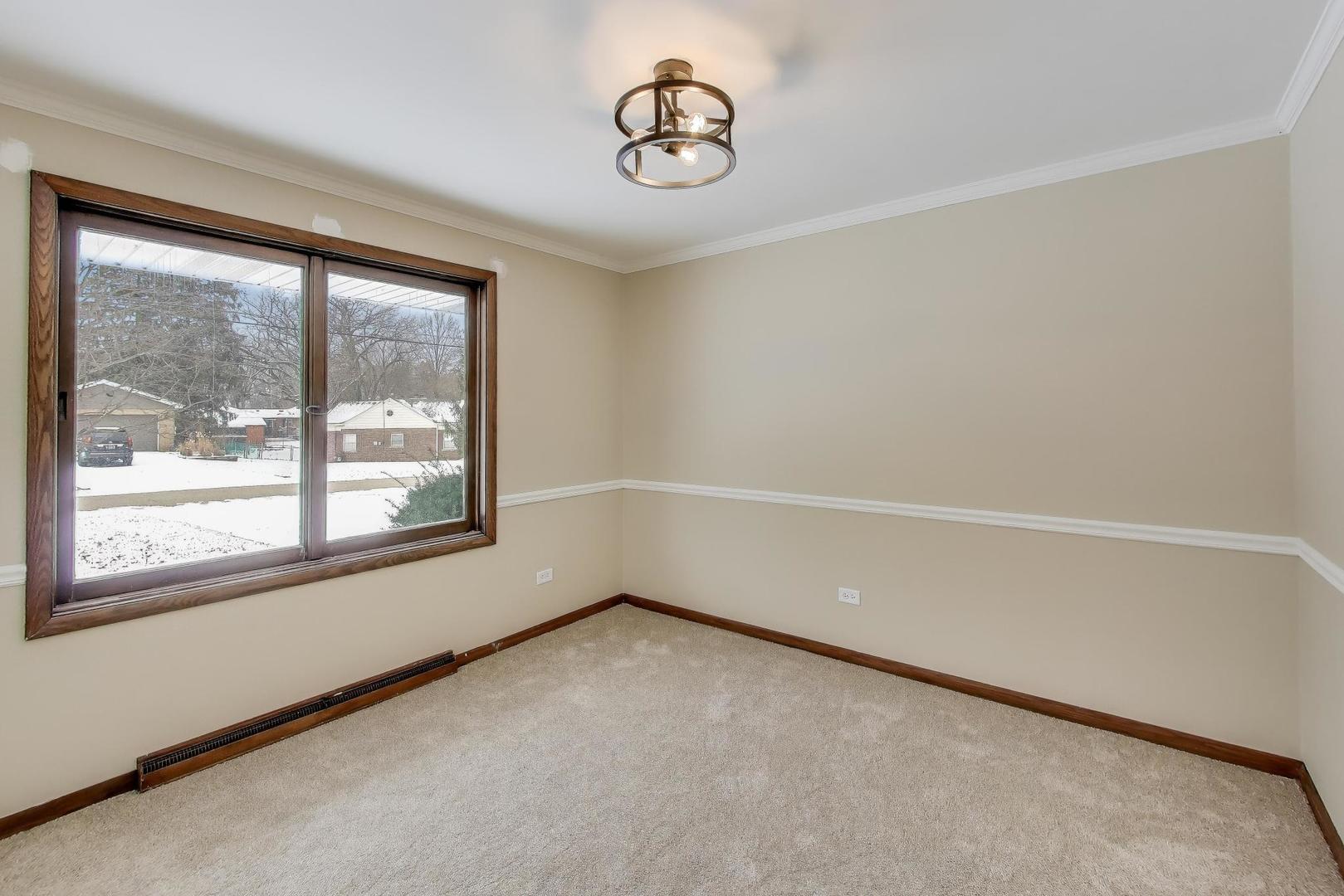 12111 S 68th Court, Palos Heights, IL 60463