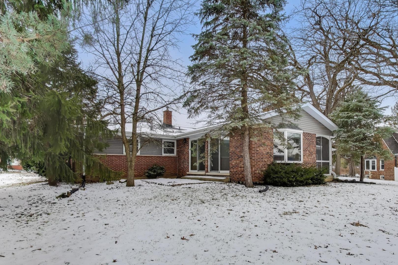 12111 S 68th Court, Palos Heights, IL 60463