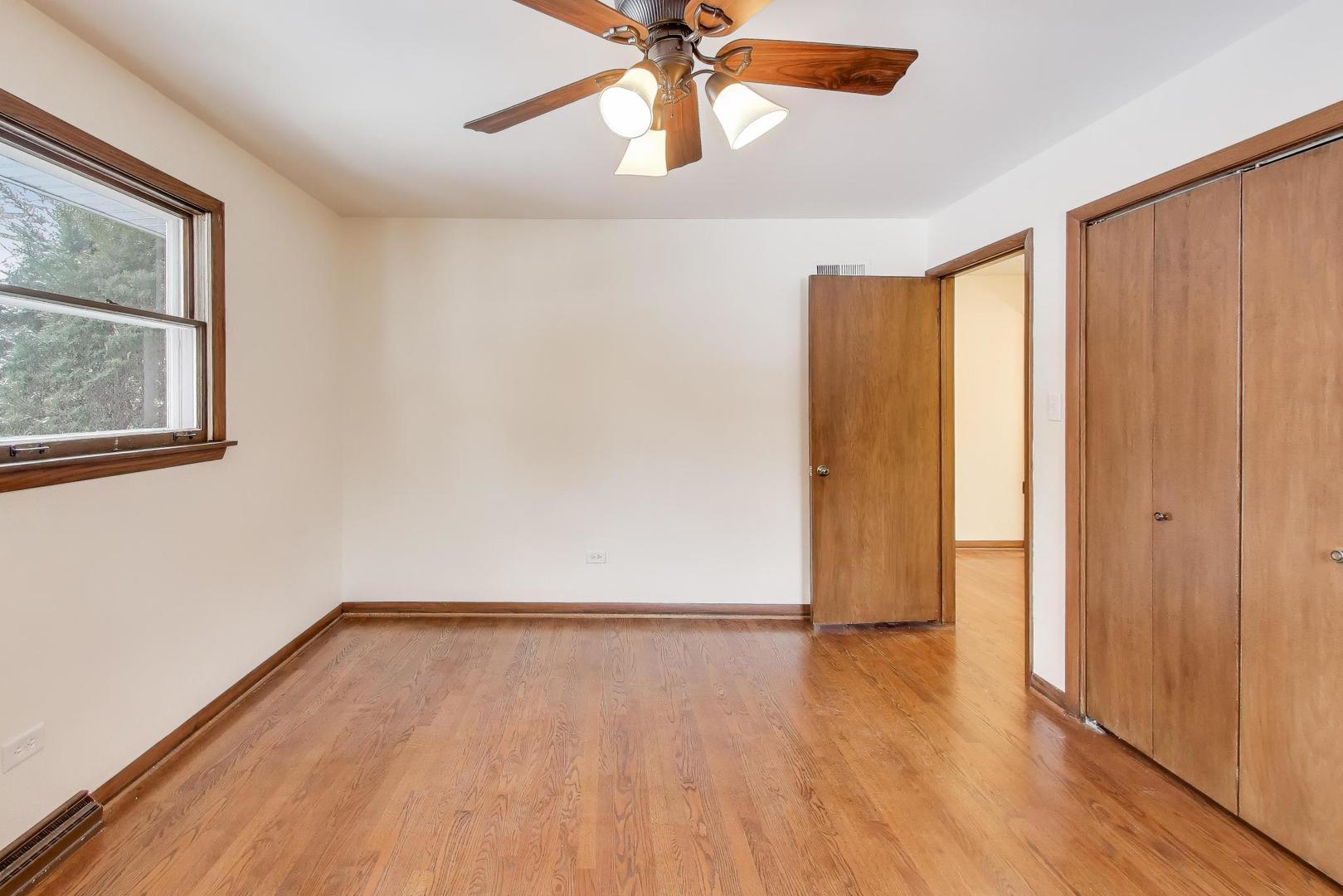 12111 S 68th Court, Palos Heights, IL 60463