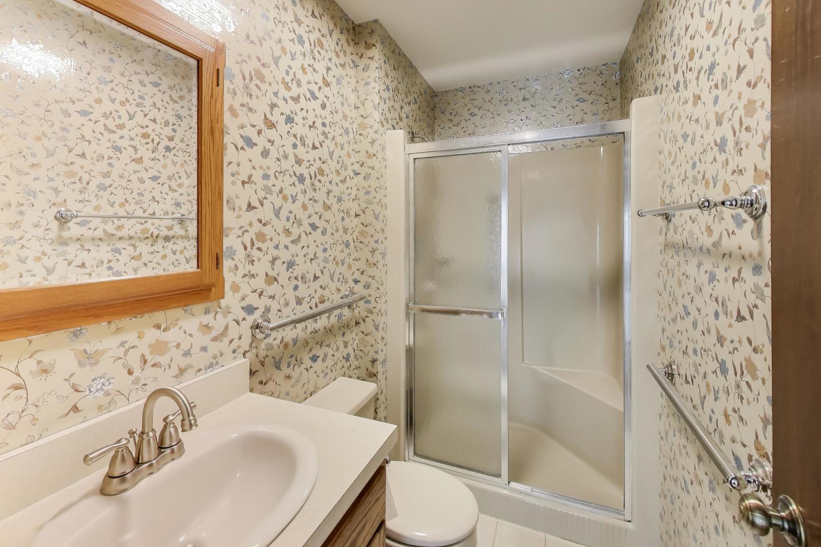 12111 S 68th Court, Palos Heights, IL 60463